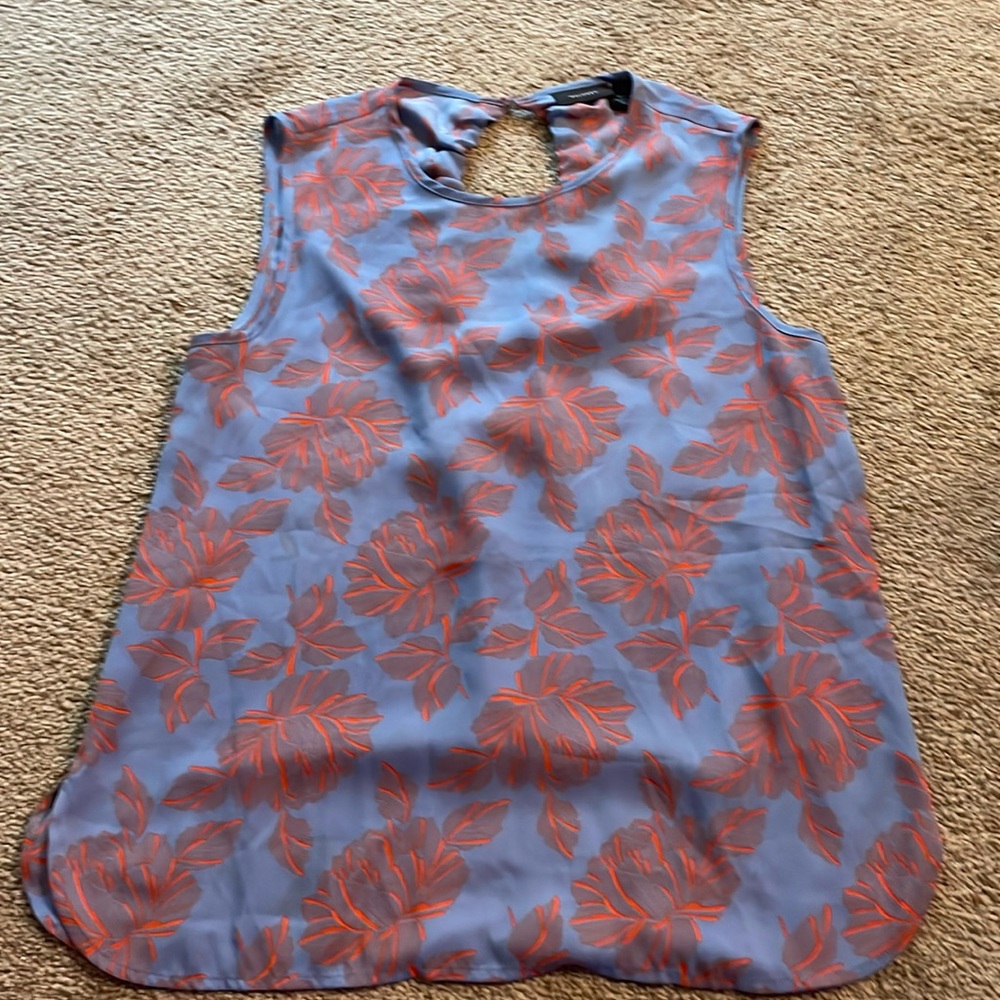 Key-hole back blouse